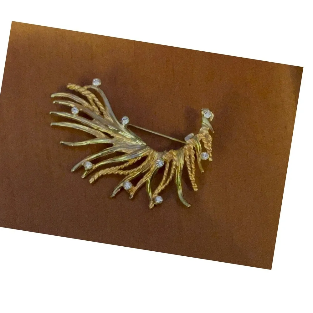 Vintage Unique Gold Tone Plume Spray Brooch Pin Mid Century Costume Jewelry